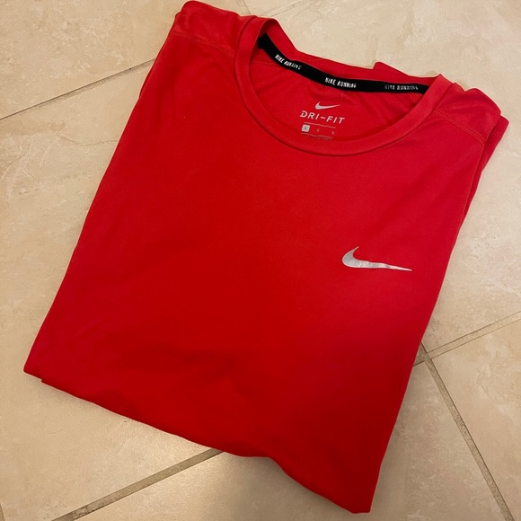 Nike Dri-Fit running shirt - Picture 3 of 8